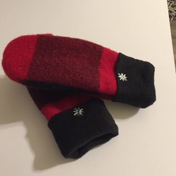 Red Black Wool Mittens Small to Medium Wool Fleece - Picture 5 of 5